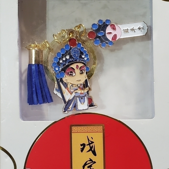 NIB Chinese Opera key Fob Keychain Keyring Goldtone and enamel - Picture 2 of 5